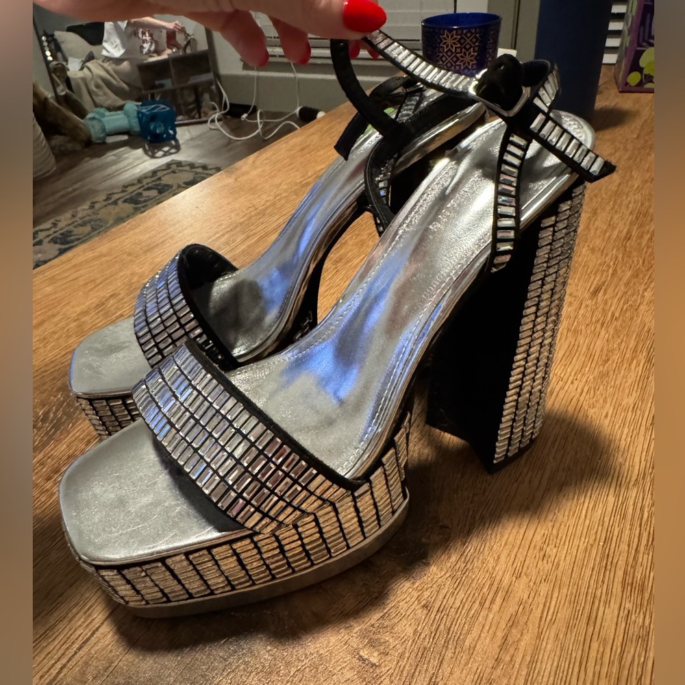 Azalea Wang - Size 9 never worn Silver Platform Heels